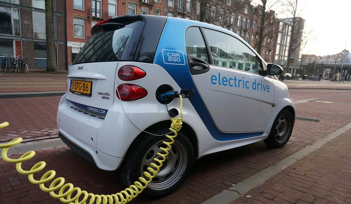 Canada Considers Joining US in EV Trade War with China, Image-by-Marilyn-Murphy-from-Pixabay