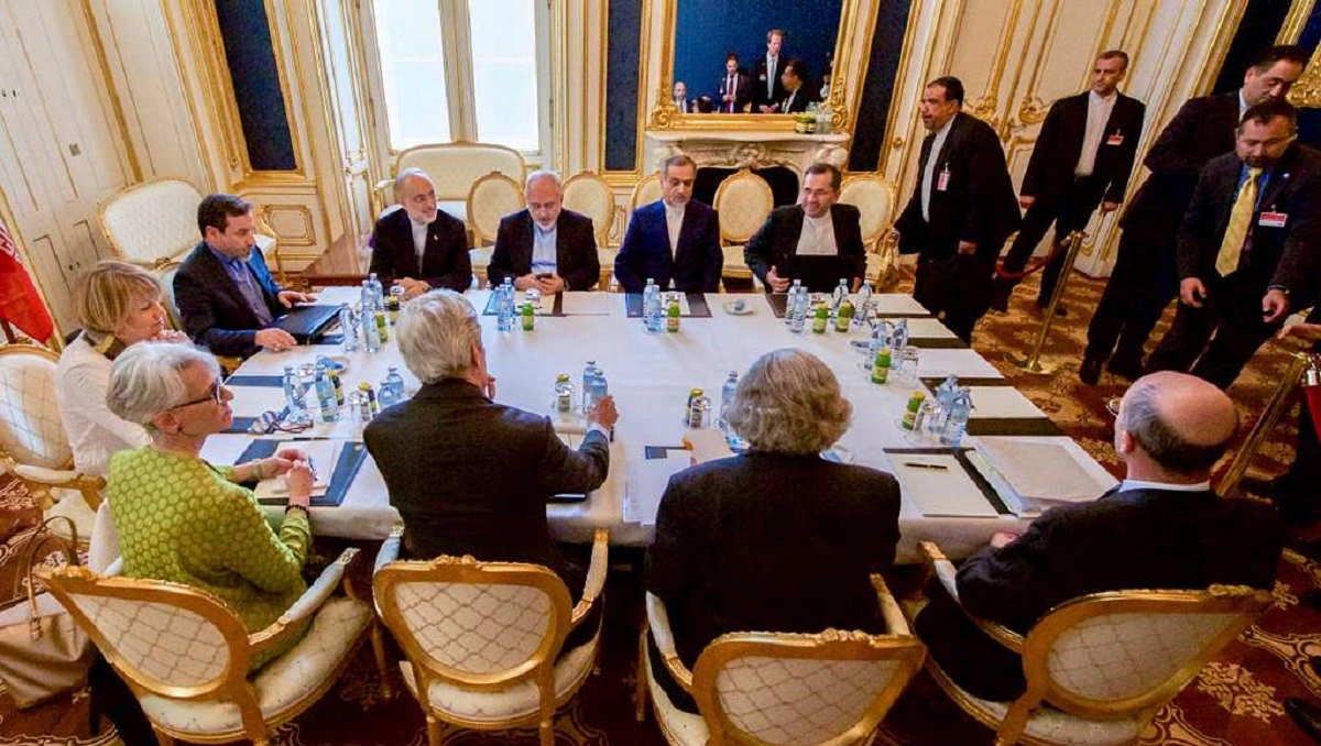 Can Peace Talks Survive in the Shadow of War, Photo PICRYL US Can Peace Talks Survive in the Shadow of War, Photo PICRYL US