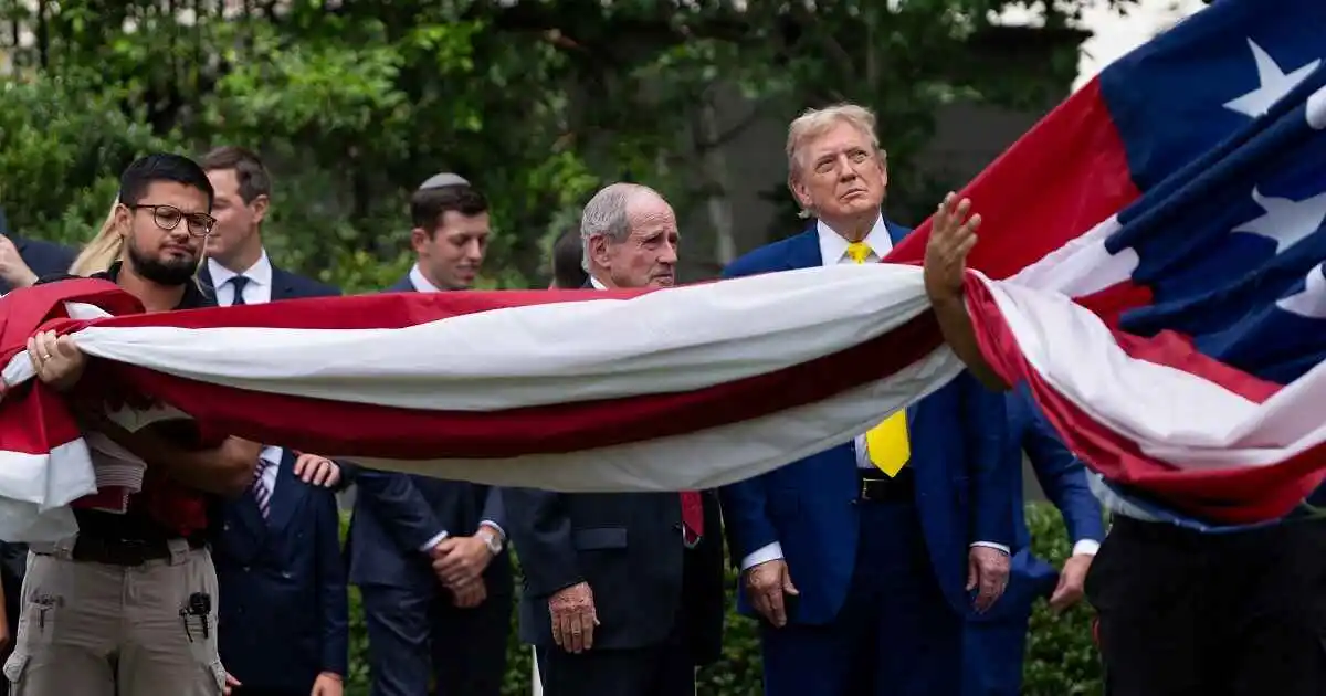 TRUMP RULE Is America Really Becoming Great Again, Official-White-House-Photo-by-Andrea-Hanks TRUMP RULE Is America Really Becoming Great Again, Official-White-House-Photo-by-Andrea-Hanks